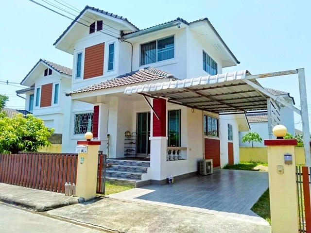 เช่าบ้านเดี่ยว 2 ชั้น 52ตร.วา. ตลาดท่ารั้ว 1.3 กม. ถ.รอบเมืองเชียงใหม่ 202ตร.ม.ดอยสะเก็ด  จัดเต็มเฟอร์ฯ 3นอน 2น้ำ 