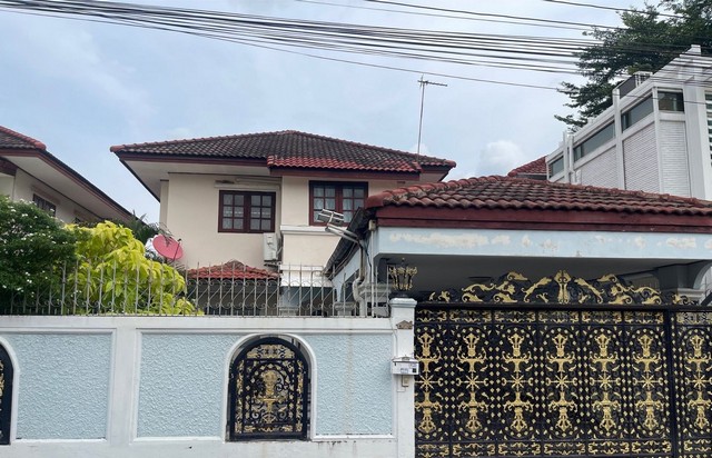 ขายถูกบ้านเดี่ยว 2 ชั้น หมู่บ้าน ณัฐนันท์ 3 ซอยช่างอากาศอุทิศ 14  ขนาด 50  ตรว. 4 นอน 2 น้ำ บ้านสวย  บ้านเปล่า ใกล้ รถไฟฟ้าสายสีแดง