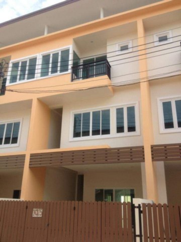 For Sales : Cherngtalay, 3-Story Townhouse, 3 Bedrooms 4 Bathrooms