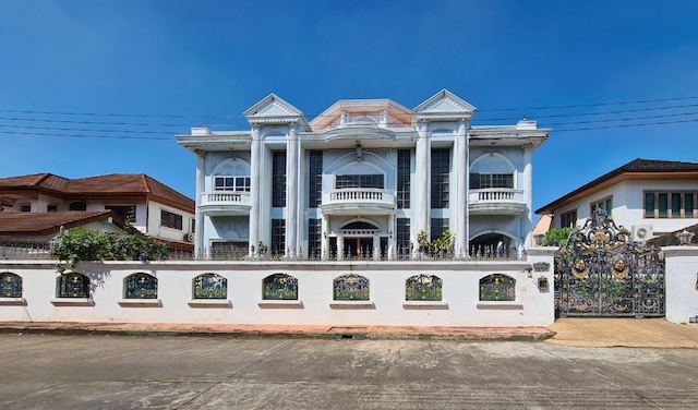 BS1000 ขายด่วน บ้านเดี่ยว 3 ชั้น 215 ตร.ว. หมู่บ้าน ป.ธนานิเวศน์ เสนานิคม 1 ซ.28