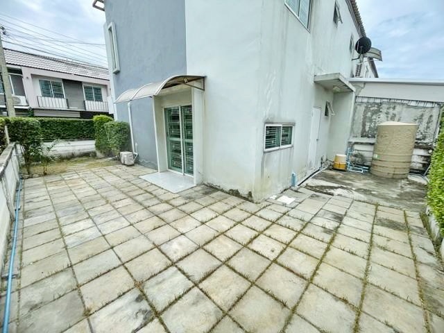 ตลาดดวงแก้ว พลาซ่า 500 ม.สะพานนนทบุรี   ให้เช่าทาวน์โฮม 2 ชั้น หลังริม! เฟอร์ฯครบ 3 นอน 2 น้ำ รร.นวมินทราชินูทิศ หอวัง 1.2 กม.