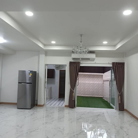 ให้เช่าทาวน์โฮม3ชั้น4นอนย่านเลียบด่วนประดิษฐ์มนูธรรม-เลียบทางด่วนรามอินทราใกล้เซ็นทรัลอีสวิว MRTลาดพร้าว71