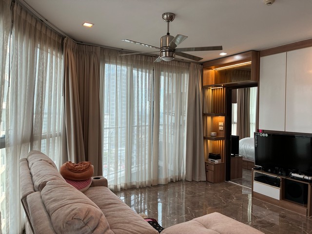 Condo for rent Le Lux Condominium,  17th floor, corner unit, panoramic view