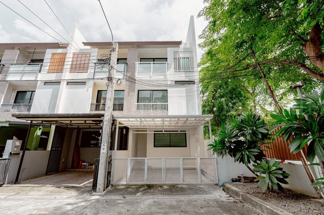 ให้เช่า ทาวน์โฮม ไพรเวท เนอวานา ไลฟ์ - ลาดพร้าว 71 หลังมุม รีโนเวทใหม่