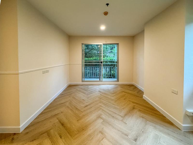 ขาย คอนโด ลุมพินี เพลส พระราม 8 LUMPINI PLACE RAMA 8 ใกล้ รถไฟฟ้า MRT บางยี่ขัน และ ใกล้เซ็นทรัล ปิ่นเกล้าขนาด 45.26 ตารางเมตร 1 ห้องนอน 1 ห้องน้ำ - ตกแต่ง wallpaper ใหม่และพื้นไม้ SPC ลายก้างปลา เพิ่มความอบอุ่น ดูwarmly - ห้องน้ำรีโนเวทใหม่หมด ปูกระเบื้องและติดสุขภัณฑ์ใหม่- Built ชุดเคาน์เตอร์ครัว เตาไฟฟ้าและ Hood ดูดควัน**ราคาขาย 2,590,000 Baht **------------------------------------------------------------สอบถามข้อมูลเพิ่มเติมโทร : 089-636-4542ID Line : 0896364542------------