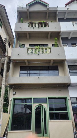 ขายตึกแถว 4 ชั้น renovate ใหม่ เหมาะกับอยู่อาศัย ถนนหทัยราษฎร์ ใกล้ที่ว่าการอำเภอลำลูกกา 