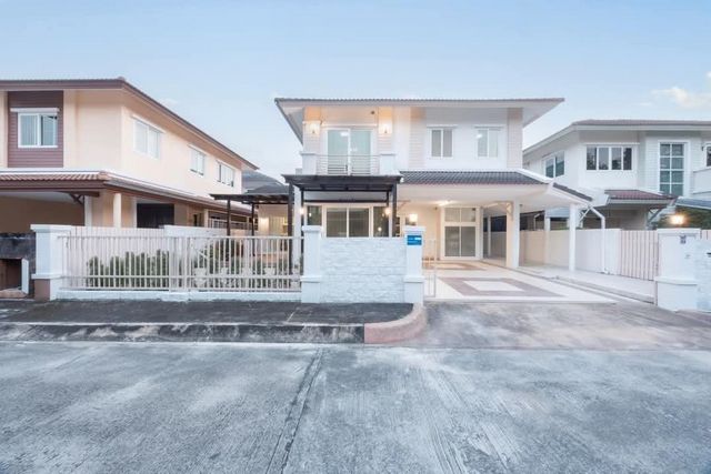 บ้านสวยสุดคุ้ม ขายเพียง 3.99 ล้าน #วรารมย์แก้วนวรัฐ #ดอยสะเก็ด #รีโนเวทใหม่ สไตล์ #Contemporary #เฟอร์นิเจอร์ครบ พร้อมเข้าอยู่ได้เลย