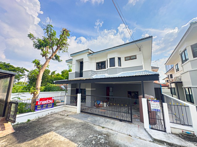  บ้านเดี่ยว ปฐวีกาญจน์ หลังริม 53.6 ตร.วา ประชาชื่น-แจ้งวัฒนะ  ตกแต่งครบ พร้อมเข้าอยู่ ทำเลดี ใกล้ เซ็นทรัลแจ้งวัฒนะ และ รถไฟฟ้าสายสีชมพู รายละเอียดตัวบ้าน • เนื้อที่ดิน: 53.6 ตร.วา • พื้นที่ใช้สอย: ประมาณ 260 ตร.ม. • 3 ห้องนอน | 2 ห้องน้ำ • ต่อเติมครัวและห้องนอนเพิ่ม ใช้งานได้จริงทุกพื้นที่ • บ้านกว้าง โปร่ง โล่ง อยู่สบาย พร้อมเข้าอยู่ได้ทันที จุดเด่นทำเล • ใกล้ เซ็นทรัลแจ