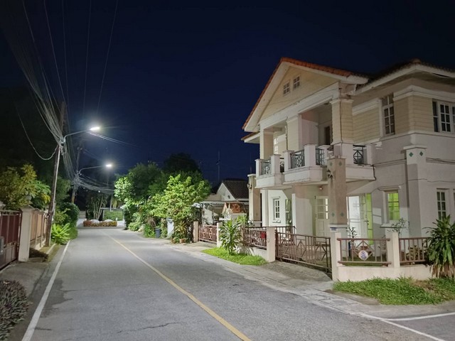 ขาย บ้านแฝด2ชั้น 50 ตาราง วา อยู่ในหมู่บ้าน.ธนาโชค ตำบลสันทรายน้อย อำเภอสันทราย เชียงใหม่