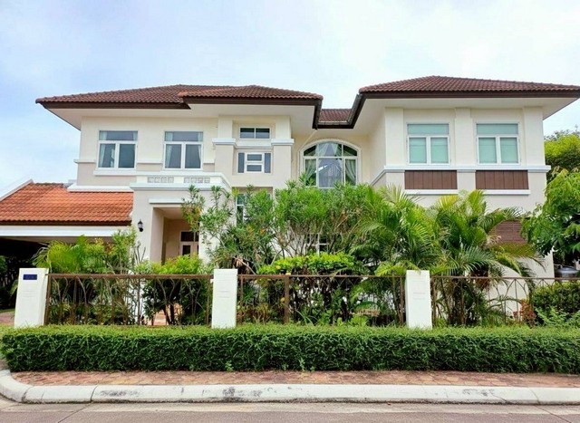 ลิฟวิ่งลากูน พระยาสุเรนทร์-รามอินทรา ซอยพระยาสุเรนทร์ 39 แขวงสามวาตะวันตก เขตคลองสามวา กรุงเทพฯ