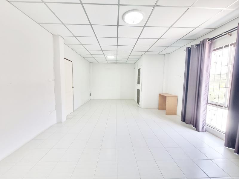 ขายทาวน์เฮ้าส์ 2 ชั้น บ้านหัวมุม หมู่บ้านออมธนา ใกล้โรงพยาบาลไทรน้อย และ ใกล้ บิ๊กซี ไทรน้อยที่อยู่: ซ.วัดคลองตาคล้าย ถ.บางกรวย-กรุงเทพ ตำบลไทรน้อย อำเภอไทรน้อย จังหวัดนนทบุรี 11150** ราคา 2,390,000 บาท ** ค่าโอนคนละครึ่งสนใจติดต่อสอบถามได้ค่ะTel : 089-636-4542   Line : 0896364542   รายละเอียด:- ขนาดพื้นที่บ้านเนื้อที่ 29.33 ตรว. - 3 นอน 2 น้ำ 1 ห้องครัว- เค้าเตอร์ครัว- ที่จอดรถ 1 คัน- ค่าส่วนกลางอยู่ที่เดื