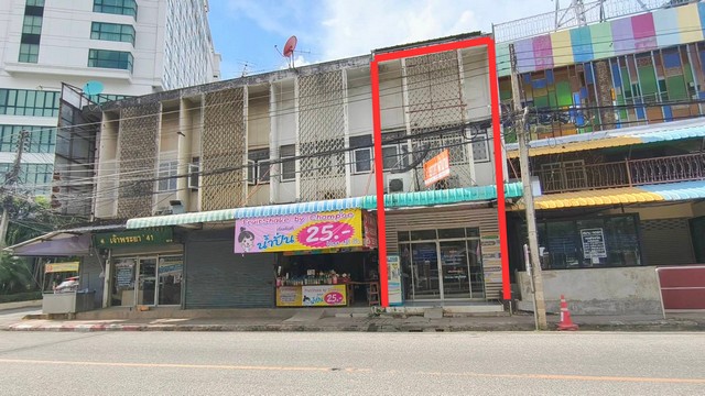 ขายอาคารพาณิชย์ใจกลางเมืองเชียงใหม่ ทำเลทอง ใกล้ไนท์บาซาร์ เพียง 50 เมตรจากโรงแรมดิอิมเพลส ที่ตั้ง: ถนนเจริญเมือง อำเภอเมืองเชียงใหม่ จังหวัดเชียงใหม่เพียง 50 เมตรถึงโรงแรมดิอิมเพลสประมาณ 1 กม.ถึงไนท์บาซาร์เชียงใหม่5 กม.ถึงสนามบินเชียงใหม่หน้าโรงเรียนพระหฤทัยเชียงใหม่???? รายละเอียดทรัพย์สิน:อาคารพาณิชย์ 2 ชั้น (สามารถต่อเติมได้)หน้ากว้าง 4 เมตร  ลึก 19 เมตรพื