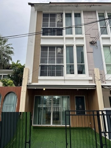 ขายทาวโฮมหลังมุมใกล้  BTS ศรีอุดม สายสีเหลืองย่าน อุดมสุข, สุขุมวิท103 , Seacon squre   3ชั้นบ้านกลางเมือง ศรีนครินทร์ 46 ติดถนนใหญ่