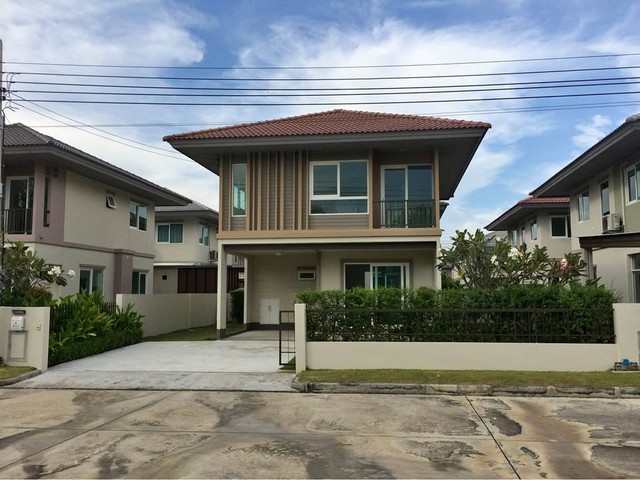 ให้เช่าบ้านเดี่ยวใกล้  สนามบินสุวรรณภูมิ , ม.อัสสัมชัญ บางนา , เมกา บางนา  , อิเกีย  โครงการ คณาสิริ บางนา จากแสนสิริ