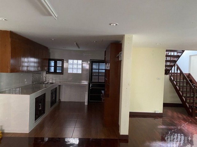 P1284 ขายบ้านเดี่ยว 2 ชั้น หมู่บ้าน สัมมากร รามคำแหง 112 โซนท้ายโครงการ เงียบสงบ ร่มรื่น เพื่อนบ้านน่ารัก เหมาะซื้ออยู่อาศัย