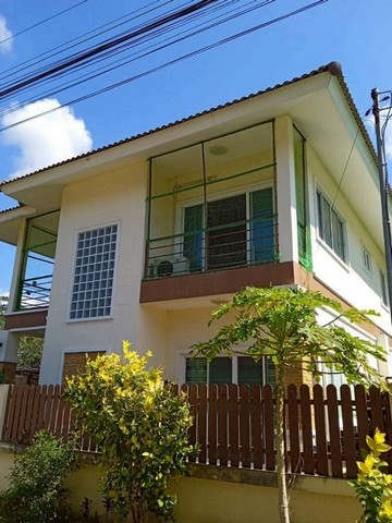 บ้าน 2 ชั้น ทำเลดี แหล่งชุมชน เงียบสงบ สันกำแพง     