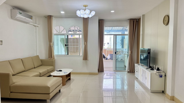 บ้านรัชดา18 ห้วยขวาง 3ห้องนอน 3ห้องน้ำ เฟอร์นิเจอร์ครบรีโนเวทใหม่ใกล้พระราม9 เหม่งจ๋าย ลาดพร้าว สุธิสารเดือนละ45,000 บาทสัญญาขั้นต่ำ 1 ปีแรกเข้า ประกัน 2 เดือน + ล่วงหน้า 1 เดือนสนใจสอบถามข้อมูลเพิ่มเติม และนัดดูNH612Mobile : 099-0964478 , 0989566391Line ID :@Goodassetsคลิกแอดไลน์ที่ลิ้งค์ >>https://lin.ee/hCJ4ZI8We Chat : Achiwarasp#บ้านเช่า #บ้านเช่าห้วยขวาง #บ้านเช่ารัชดา #บ้านเช่าประชาราษฎร์บำเพ็ญ #บ้านเช่ากรุงเทพ#บ้านเช