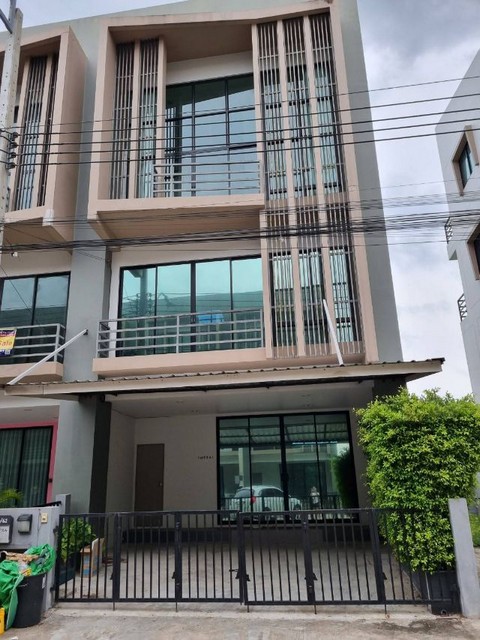 P1287 ให้เช่าทาวน์โฮม โครงการ Wayra Biznet เวร่า บิสเน็ท ร่มเกล้า สุวรรณภูมิ ถ.ร่มเกล้า ติดถนนร่มเกล้า ใกล้สนามบินสุวรรณภูมิ 