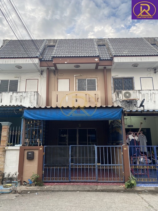 สนใจทรัพย์นี้ติดต่อ  =>> คุณนุ้ย  083-197-9826, 064-5464241                            =>> Line Id :  living-dLVD-R0157: ให้เช่าทาวน์เฮ้าส์บางแสนสาย 2 ใกล้ทะเลบางแสน  ต.แสนสุข อ.เมืองชลบุรี จ.ชลบุรี*บ้านสวยทำเลดี เดินทางสะดวก ประเภท: ทาวน์เฮ้าส์ 2 ชั้น  ขนาด: 17.1 ตารางวาพื้นที่ใช้สอย : 112.39 ตารางเมตรห้องนอน: 2 ห้อง ห้องน้ำ: 2 ห้อง ห้องครัว : 1 ห้อง เคาน์เตอร์ครัว พร้อมซิงค์ล้างจานที่จอดรถ: 1 คัน แถมเฟอร์นิเจอร์ :   แอร์ 2 เครื่อง**