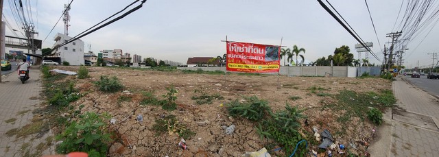 พื้นที่ดิน - 250000 บ.  พ.ท. 984 ตาราง.วา ไม่ไกลจาก การไฟฟ้าส่วนภูมิภาค เมืองทอง ดีลดีสุด ณ จุดนี้ ติดถนนหลัก 