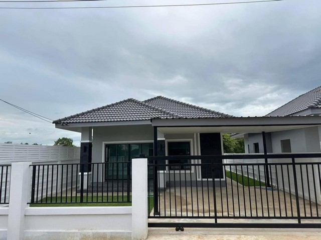 ขายบ้านชั้นเดียว หมู่บ้านรดาโฮม เฟส5 อ.ดอยสะเก็ด จ.เชียงใหม่ เฟอร์ครบ หิ้วกระเป๋าเข้าอยู่ได้เลย