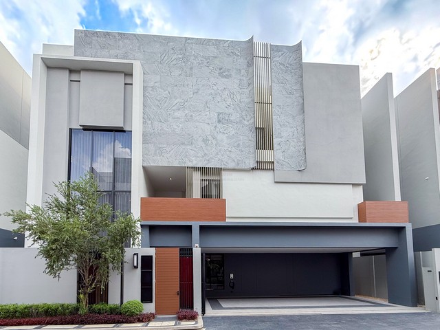 ขายวิลล่าหรู 3 ชั้น 540 ตรม. 4 ห้องนอน โครงการ BuGaan กรุงเทพกรีฑา พร้อมลิฟต์ส่วนตัว ใกล้นานาชาติ Brighton