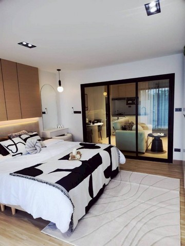 ขายคอนโด Hill Side 4 ชั้น 9  45 ตร.ม. วิวดอยสุเทพ ราคาเพียง 2.69 ล้านบาท (โอนคนละครึ่ง) Hill Side 4 Condotel – ทำเลทองใจกลางเมืองเชียงใหม่ห้อง Studio Room ขนาดกว้าง 45 ตร.ม. ชั้น 9 วิวเมืองและดอยสุเทพ เหมาะสำหรับอยู่อาศัยเอง หรือปล่อยเช่ารายเดือน/รายวันได้ (โครงการอนุญาต) รายละเอียดห้องห้องขนาด 45 ตร.ม.ชั้น 9 วิวสวย อากาศดีเฟอร์นิเจอร์ครบ พร้อมเข้าอยู่มีลิฟต์, รปภ. 24 ชม., ที่จอดรถค่าส่วนกลางเพียง 1,100 บา