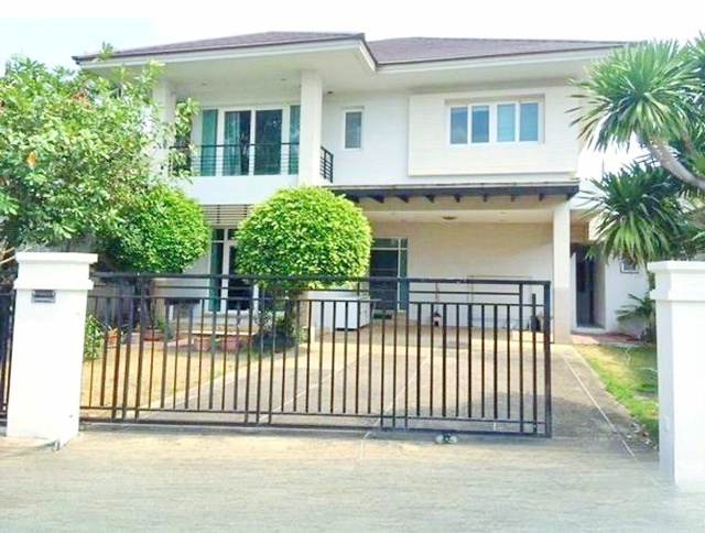  MRT เลี่ยงเมืองปากเกร็ด 600 ม. เซ็นทรัล แจ้งวัฒนะ 1 กม. บ้าน2 ชั้นพร้อมสวน 74 ตร.วา. 294 ตร.ม. ทำเลยอดเยี่ยม จัดเต็มเฟอร์ฯ 3นอน 3น้ำ 