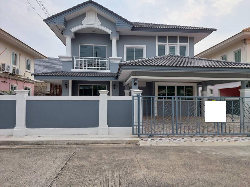 ##ขายบ้านเดี่ยวหลังใหญ่ 2 ชั้น มบ.ภัสสร12  อ.คลองหลวง จ.ปทุมธานีโซน : คลองหลวง  ปทุมธานีที่ตั้ง :  35/139 ซ.9/1  มบ.ภัสสร12  ต.คลองสาม  อ.คลองหลวง  จ.ปทุมธานีลักษณะโดยทั่วไป- บ้านเดี่ยวหลังใหญ่ 2 ชั้น รีโนเวทใหม่ทั้งหลัง- 4 ห้องนอน, 1 ห้องโถง,  2 ห้องน้ำ,  1 ห้องครัว, 1 โรงจอดรถ- เนื้อที่  50.2  ตรว., ย่านธุระกิจ- จอดรถในบ้าน 2 คัน- บรรยากาศร่มรื่น  เงียบสงบ  มีความเป็นส่วนตัว  - พื้นที่ทุกตารางนิ้ว