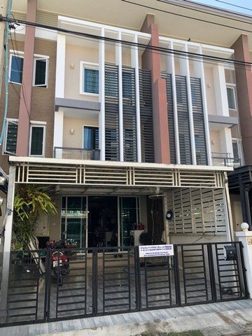 ทาวน์ อเวนิว ซิกซ์ตี้ วิภาวดี 60 /20.6 ตร.วา 3 ชั้น