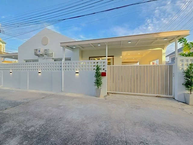 บ้านเดี่ยวหลังมุม หลังใหญ่ส่วนตัวสุดๆ ทำเลดีติดถนนสุขุมวิท-โรงโป๊ะ  พัทยา 