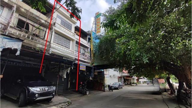 ขายตึกอาคารพาณิชย์ลำลูกกา ติดถนนใหญ่ ใกล้รถไฟฟ้าสถานีคูคต คุ้มค่าสุดในย่านนี้