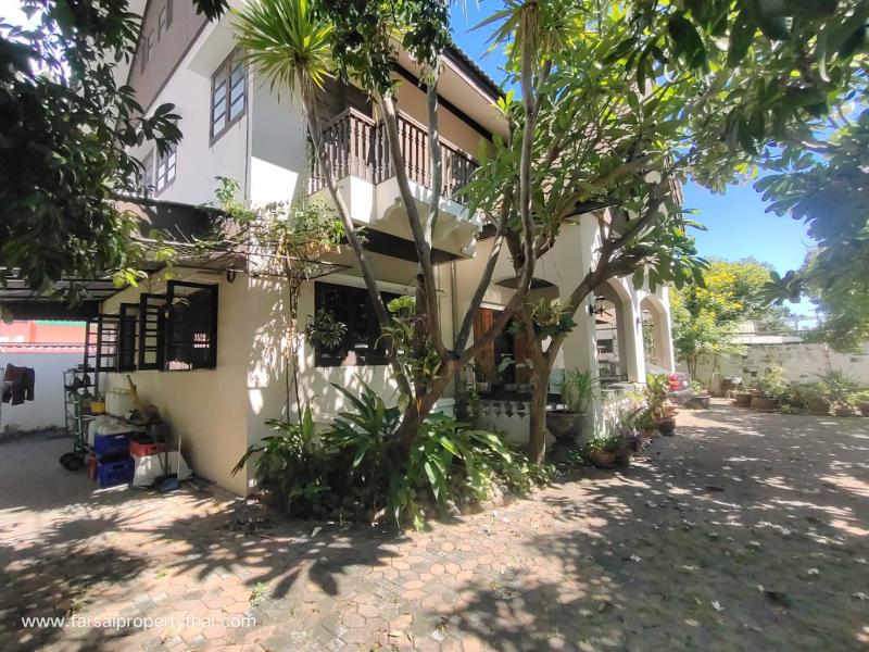 ขายบ้านเดี่ยว 2ชั้นเนื้อที่ 93 ตร.ว พื้นที่ใช้สอย 250 ตร.ม 3ห้องนอน 3ห้องน้ำ ถนน บางนาตราด ซอยตรงข้ามเซ็นทรัลบางนา ราคาขาย 12.9 ล้านบาท