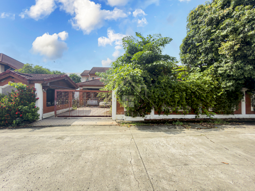 บ้านเดี่ยว 2 ชั้น หมู่บ้าน มณียา 3 ท่าอิฐ เหมาะรีโนเวท