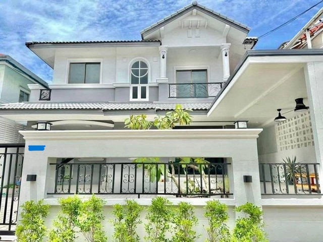 ขายบ้านเดี่ยว 2 ชั้น รีโนเวทใหม่ แหล่งชุมชน ศรีราชา ชลบุรี FP-H01427 