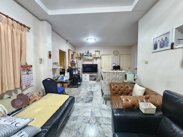 ขาย บ้านเดี่ยว 80 ตรว. หมู่บ้านซื่อตรง บางใหญ่ ต.ละหาร อ.บางบัวทอง จ.นนทบุรีรายละเอียด- บ้านชั้นเดียว พื้นที่ 80 ตารางวา- พื้นที่ใช้สอย 150 ตารางเมตร- 3 ห้องนอน 3 ห้องน้ำ- เฟส 1 เลขที่ 78/69สถานที่ใกล้เคียง :- เซ็นทรัล พลาซ่า เวสต์เกต / IKEA บางใหญ่/  รพ.เกษมราษฎร์ รัตนาธิเบศร์- ใกล้สถานีรถไฟฟ้าสายสีม่วง สถานีคลองบางไผ่ ประมาณ 10 นาทีราคา 3,950,000 บาทติดต่อ คุณแอม 098-698-2894