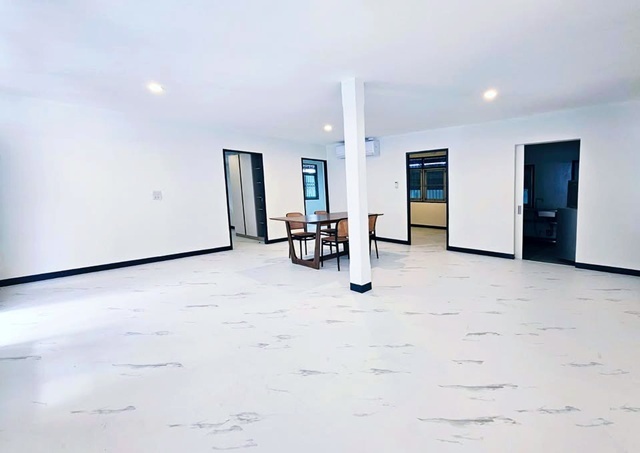 ให้เช่าบ้านชั้นเดียว MRTห้วยขวาง 590ม.ถ.ประชาราษฎร์บำเพ็ญ2-10 312ตร.ม. 78ตร.วา. ทำเลใจกลางรัชดา-ห้วยขวาง เดินทางสะดวก  4 นอน 2 น้ำ 