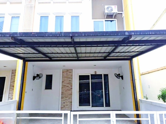 ซีเจ วิเศษสุขนคร 800 ม วัดพันท้ายนรสิงห์ 1.5กม. ให้เช่าทาวน์โฮม 2 ชั้นหลังมุม 24ตร.วา.184ตร.ม.. 