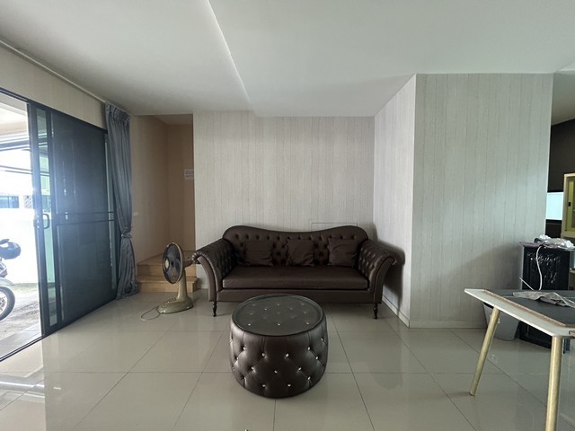 ให้เช่าทาวโฮม3ชั้น  ถนนเสรีไทย  ติดกับ Bangkok world , สวนสยามทะเลกรุงเทพฯ แฟชั่นไอแลนด์ หน้ากว้างจอดรถได้4 คันหมู่บ้านพฤกษาวิลล์ 81