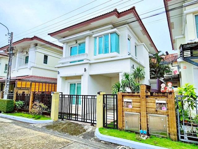 ฺBTSสำโรง2.79 กม.พร้อมเฟอร์ฯ  3 นอน 2 น้ำ  ให้เช่าบ้านเดี่ยว 2 ชั้น ซ.สุขุมวิท 111-115  MRT ศรีด่าน 900ม.แจส เออเบิร์น ศรีนครินทร์ 1.3 กม.