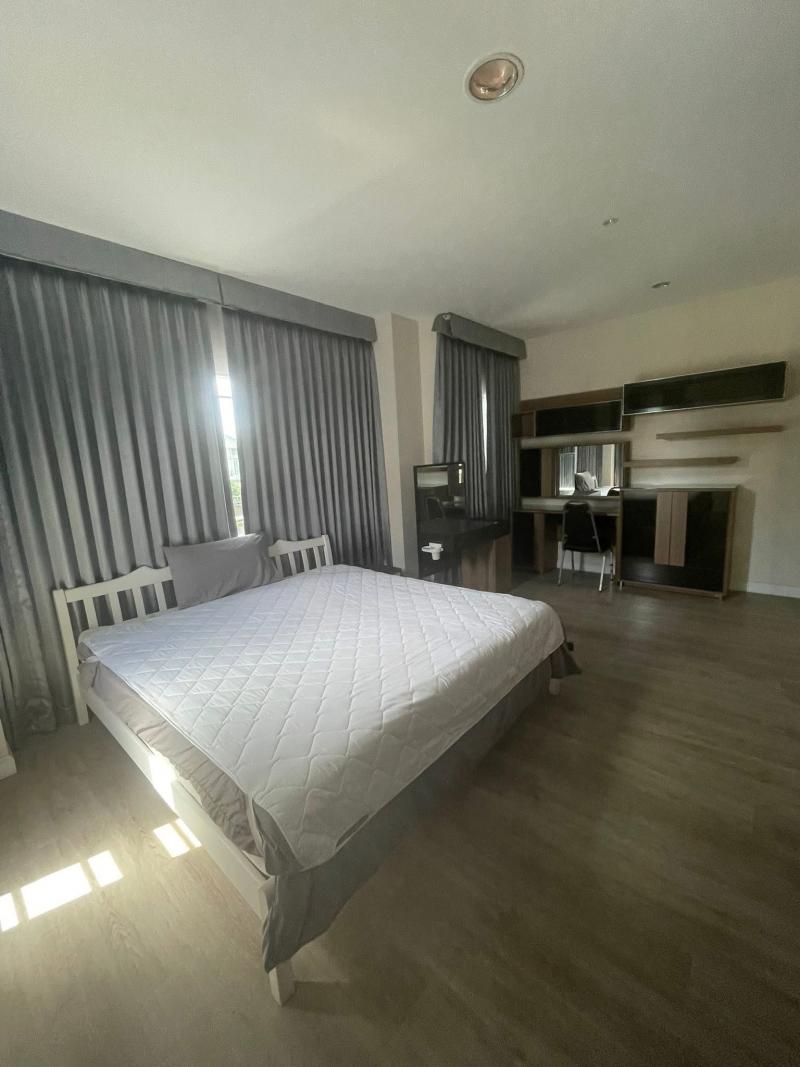 ให้เช่าบ้านเดี่ยวมัณทนา พระราม9 กรุงเทพกรีฑา 66 วา 3 นอน 3 น้ำ แอร์ เฟอร์ครบ ถนนกว้างพร้อมอยู่ราคา 47,000 เท่านั้น