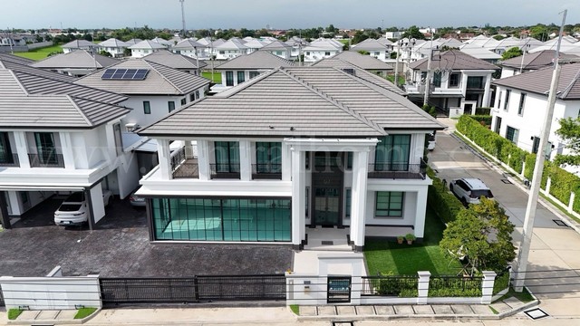 บ้านเดี่ยว Luxury เศรษฐสิริ กรุงเทพ - ปทุมธานี วิวสนามกอล์ฟ Panorama ดีที่สุดในโครงการ