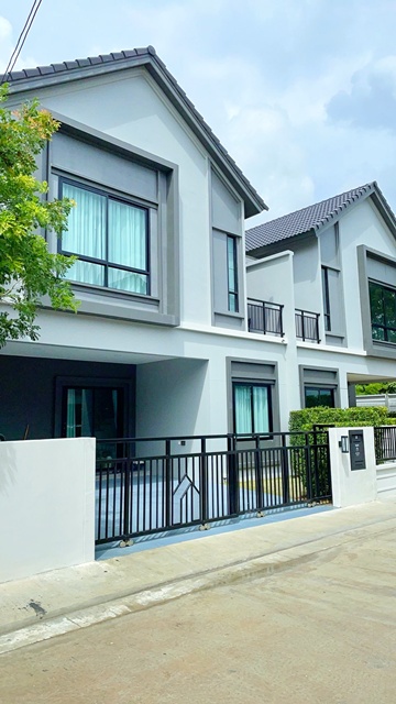 นิคมพัฒนา ให้เช่าบ้าน 2 ชั้น  สุดหรู 165 ตร.ม. 41 ตร.วา.ตลาดเมืองมาบตาพุด 4.4 กม.3 นอน 3 น้ำ บริทาเนีย นิคมอาร์ไอแอล ระยอง 4.2 กม.