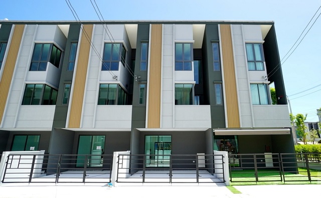 เช่า ติวานนท์-ศรีสมาน แม่พระการุณย์ ตลาดดวงแก้ว พลาซ่า 450 ม. ทาวน์เฮาส์ 3 ชั้น 17 ตร.วา. 210 ตร.ม.  รร.พระหฤทัยนนทบุรี 350 ม. 3 นอน