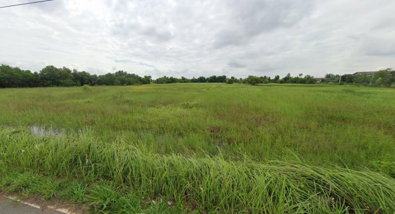 ##ขายที่ดินเปล่า 18-3-75 ไร่ ใกล้แม่น้ำบางปะกง อ.บางคล้า จ.ฉะเชิงเทราโซน : อ.บางคล้า  จ.ฉะเชิงเทราที่ตั้ง :  ต.ปากน้ำ  อ.บางคล้า  จ.ฉะเชิงเทรา  24110ลักษณะโดยทั่วไป- ที่ดิน 18-3-75 ไร่ ติดถนนสาธารณะ 2 ด้าน- ทำเลดี ใกล้แหล่งชุมชน ขายราคาพิเศษ!! 550,000 บาท/ไร่- หน้ากว้างติดถนน 151 เมตร  ลึก 207 เมตร- เข้า-ออกง่ายมีถนนเข้าถึงที่ดินหลายเส้นทาง ทั้งถนนลาดยางและถนนคอนกรีต- ใกล้แหล่งชุมชน โรงพยาบาล 