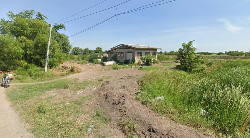 #ขายที่ดินเปล่า ทำเลสวย อ.ลาดบัวหลวงโซน ลาดบัวหลวง, อยุธยา•ลักษณะโดยทั่วไป-เป็นพื้นที่สี่เหลี่ยมสวยงาม มีถนนถึงที่ดิน อยู่ใกล้ถนนหลัก-เนื้อที่ขนาด 18 ไร่ 2 งาน 75 ตารางวา-ที่ตั้ง : ต.สามเมือง อ.ลาดบัวหลวง จ.พระนครศรีอยุธยา-แปลงที่ดิน ไม่มีสี-มีทางเข้าออกสะดวก สบาย มีระบบสาธารณูปโครครบ น้ำ ไฟ ถนน-ใกล้เคียง โรงเรียน, วัด, ตลาด, โรงพยาบาล, หน่วยงานราชการ•สถานที่/บริเ