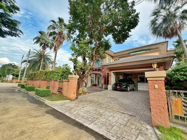 ขายบ้านเดี่ยว ลัดดารมย์ อิลิแกนซ์ ราชพฤกษ์รัตนาธิเบศร์ 184 ตร.วา 485 ตร.ม. หลังมุมหรู พร้อมสระว่ายน้ำส่วนตัว 