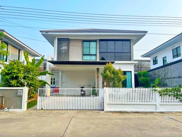 ภัทรีดา ใหญ่ 60 ตร.วา.3-4นอน  รังสิต-คลอง2 บิ๊กซี คลอง3 2.2 กม. ขาย-เช่า บ้านเดี่ยว 2 ชั้น ม.กรุงเทพ รังสิต 3.3 กม. พร้อมเฟอร์ฯ 