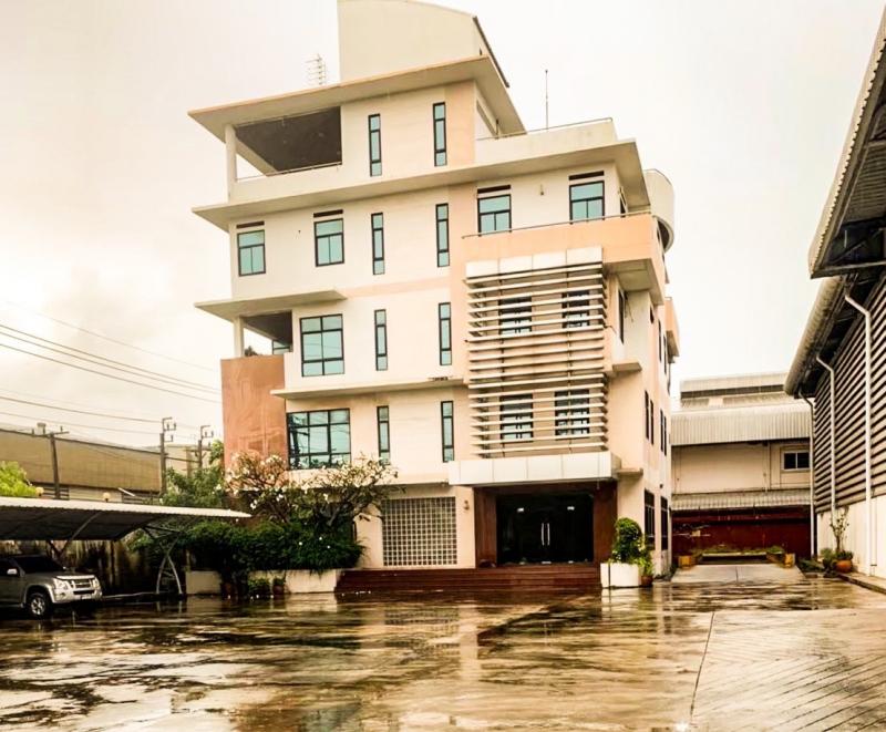 ขาย-ให้เช่าขายบ้าน 5 ชั้น มีRooftop และลิฟต์ ในตัวบ้าน  พื้นที่ 1200 ตรม พร้อมโกดัง ขนาด 2000 ตรม ถนนเทพรักษ์