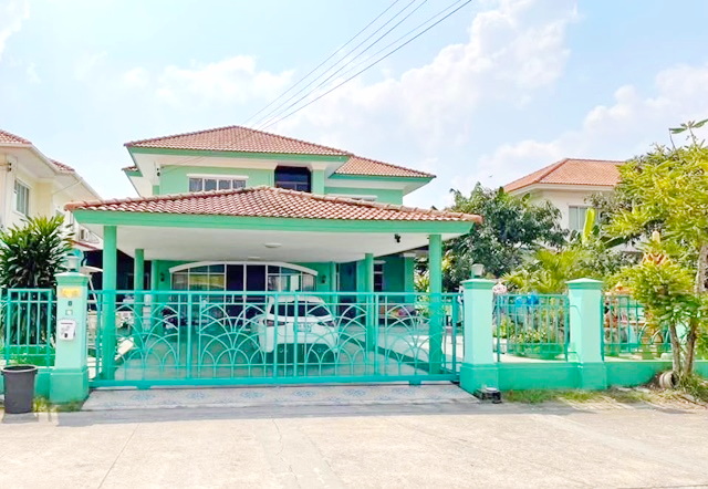  ภัสสร ฟลอร่าวิลล์ Royal ถ.สุวินทวงศ์74-88 พร้อมเฟอร์ฯ 102ตร.วา. 4นอน 5น้ำ บึงโคล่ 1.4กม. ให้เช่าบ้าน 2 ชั้น รร.เตรียมอุดมศึกษา 500 ม.